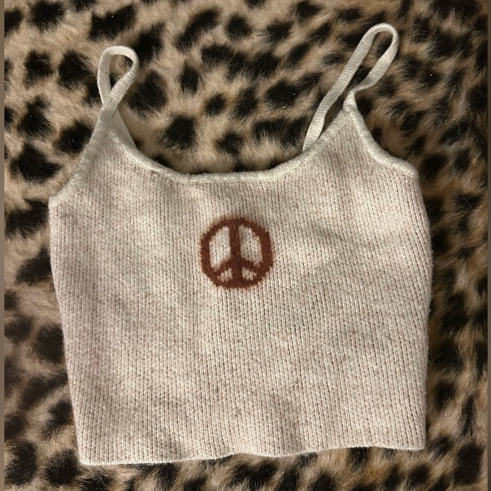 White and brown crop top from PacSun, good condition, only worn one time, fuzzy